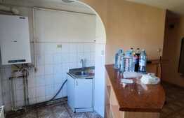 Apartament 4 camere, 96 mp, semidecomandat, zona Dorobantilor