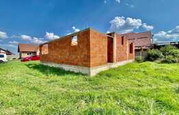 Casa 4 camere, 140 mp, parcare, zona Sanmihaiu Roman