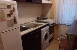 Apartament 2 camere, decomandat, etaj intermediar, zona Complex