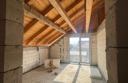 Casă de 180 mp, teren de 567 mp, terasa, la Săcălaz