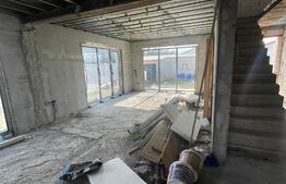 Casă de 180 mp, teren de 567 mp, terasa, la Săcălaz