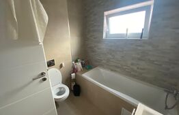 Apartament de 2 camere, de 54mp, cochet, gradina si parcare, in Dumbravita!