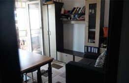 Apartament 3 camere, decomandat, 56 mp, zona Centrala