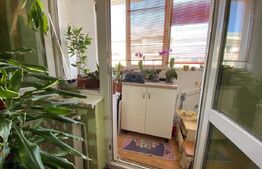 Apartament 4 camere, 78 mp utili, 2 balcoane, 2 garaje, zona Centrala