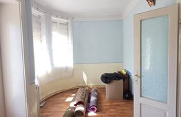 Casa renovabila cu teren generos