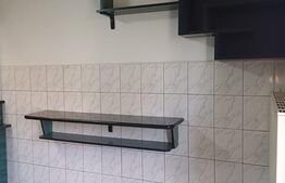 Apartament 2 camere, se preteaza ca spatiu comercial