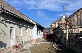 Oferta! Casa de  2 camere in centru orașului Turda, garaj, curte 250mp ! 