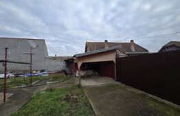 Casă cu 5 camere și teren de 461 mp, zona Poiana 