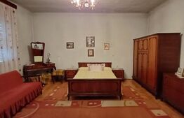 Casa renovabila cu 2 spatii comerciale, 416.6 mp, teren de 781 mp, zona Micro I