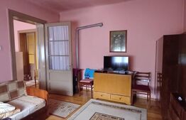 Casa renovabila cu 2 spatii comerciale, 416.6 mp, teren de 781 mp, zona Micro I