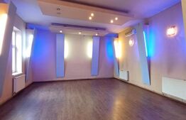 Casa renovabila cu 2 spatii comerciale, 416.6 mp, teren de 781 mp, zona Micro I