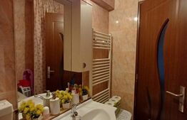 Apartament de vanzare, cu 2 camere, 50 mp, zona Materna