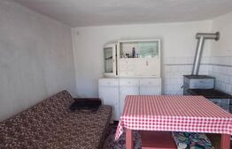 Casa de vanzare, cu 3 camere, 85 mp, 151 mp teren, zona centrala Turda