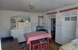 Casa de vanzare, cu 3 camere, 85 mp, 151 mp teren, zona centrala Turda