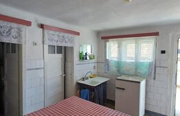 Casa de vanzare, cu 3 camere, 85 mp, 151 mp teren, zona centrala Turda