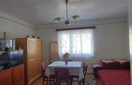 Casa de vanzare, cu 3 camere, 85 mp, 151 mp teren, zona centrala Turda