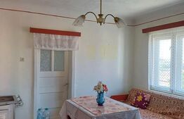 Casa de vanzare, cu 3 camere, 85 mp, 151 mp teren, zona centrala Turda