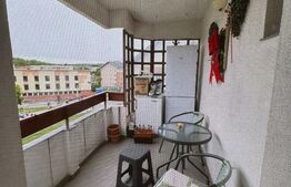 Apartament de vanzare, cu 4 camere, decomandat, 96 mp, zona Centrala!