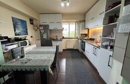 Apartament de vanzare, cu 4 camere, decomandat, 96 mp, zona Centrala!