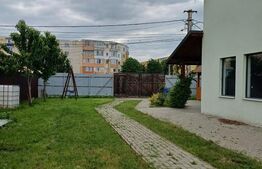 Casa cu spatiu comercial, in zona Poiana