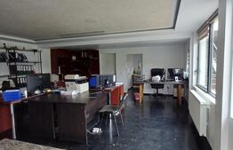 Casa cu spatiu comercial, in zona Poiana