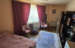 Casa cu 3 camere, 100 mp, zona centrala