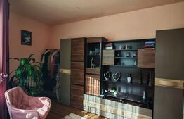 Casa cu 3 camere, 100 mp, zona centrala