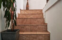 Casa cu 3 camere, 100 mp, zona centrala