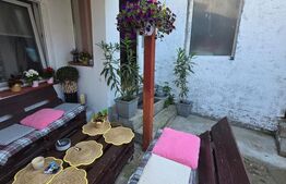 Casa cu 3 camere, 100 mp, zona centrala