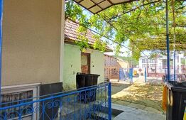 Casa renovabila de vanzare, cu 2 camere, 97 mp, zona Poiana