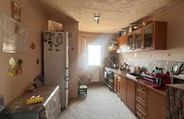 Apartament cu 3 camere, decomandat, zona micro 2