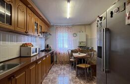 Apartament cu 3 camere, decomandat, zona Parcul Teilor 