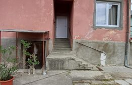 Casa renovabila, 4 camere, 1317 mp teren, zona centrala Turda