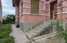 Casa renovabila, 4 camere, 1317 mp teren, zona centrala Turda