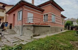 Casa renovabila, 4 camere, 1317 mp teren, zona centrala Turda