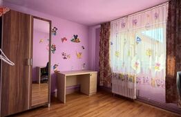 Apartament cu 3 camere, 55 mp, zona Micro III 