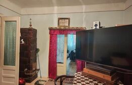 Casa batraneasca renovabila, 1.033 mp teren, zona Poiana