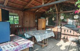 Casa batraneasca renovabila, 1.033 mp teren, zona Poiana