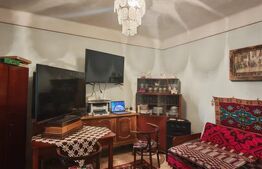 Casa batraneasca renovabila, 1.033 mp teren, zona Poiana