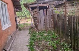 Casa cu doua corpuri