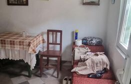 Casa cu doua corpuri
