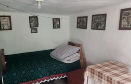 Casa cu doua corpuri