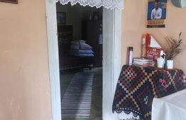 Casa cu doua corpuri