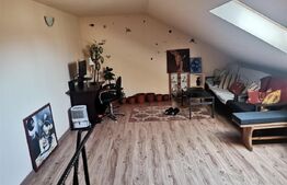 Apartament cu doua camere, bucatarie spatioasa si baie