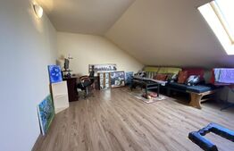 Apartament cu doua camere, bucatarie spatioasa si baie