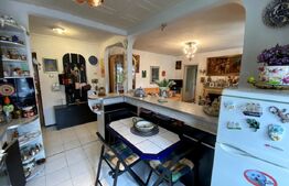 Apartament 3 camere, 64 mp, semidecomandat, zona Centrala