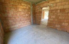 Casa familiala 3 camere, 500 mp teren, la poalele Mesesului in Zalau