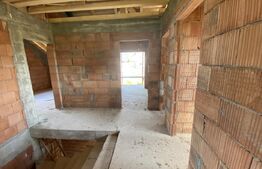 Casa de vanzare, 4 camere, 187.5mp, zona Dumbrava.