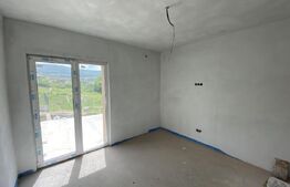 Casa de vanzare cuplata,  predata la stadiul de semifinisat, Zalau