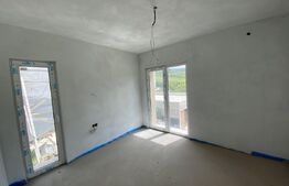 Casa de vanzare cuplata,  predata la stadiul de semifinisat, Zalau